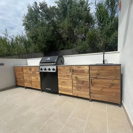 Dakota, Modern With Private Pool And Garden 5 Min From The *