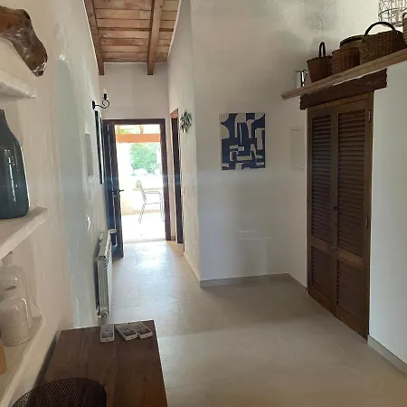 Dakota, Modern With Private Pool And Garden 5 Min From The Villa *